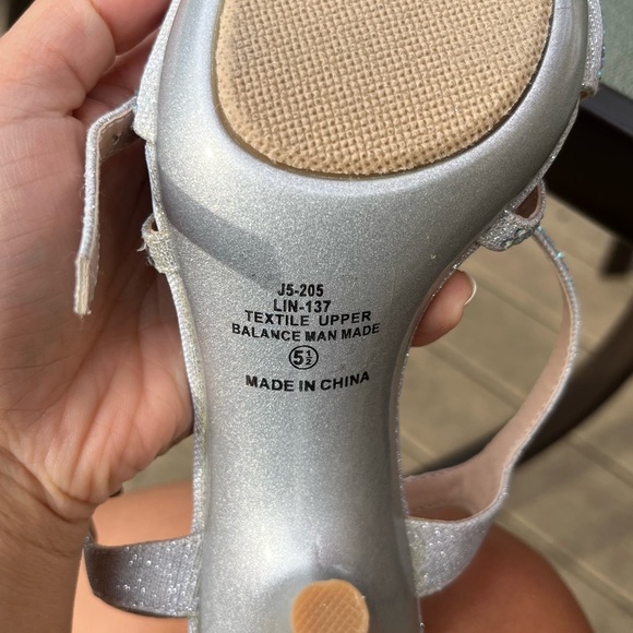 Silver, Sparkle wedding heel. Size 5.5 - Picture 4 of 4